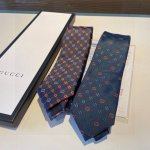 G家专柜新款 Gg标识印花领带 男士领带，稀有采用经典小G Logo提花展现精湛手工与时尚优雅的理想选择，这款领带将标志性完美的结合，以时尚搭配手法演绎的更显雅