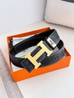 品名： 爱玛仕.Hermes腰带 皮带 原单 型号：挂扣，经典纯钢材质扣头，双面头层牛皮，图片实物拍摄 材料：双面头层牛皮，挂扣系列，纯钢材质扣头，镀钯电镀工艺