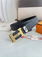 品名： 爱玛仕.Hermes腰带 皮带 原单 型号：挂扣，经典纯钢材质扣头，双面头层牛皮，图片实物拍摄 材料：双面头层牛皮，挂扣系列，纯钢材质扣头，钯镀电镀工艺