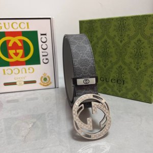 品名：古奇.Gu...Ci 原单 材质：原单牛皮腰带 专柜原单品质、做工精细，时尚大牌，送人自用首选 包装： 请认准如图专柜包装赠送打孔器手提袋专柜礼盒宽度3.