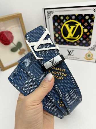 品名：Lv..路易..威登原单 材质：原单牛皮腰带 百分百头层牛皮腰带保证真皮，24K纯钢扣，专柜原单品质、做工精细，时尚大牌，送人自用首选 包装： 请认准如图 - 点击图像关闭