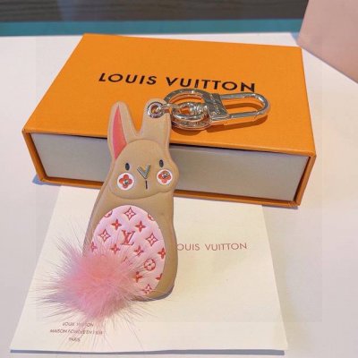 Lv小兔子钥匙扣水貂毛兔子尾巴 lv包饰与钥匙扣 中国首发