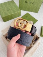 高端品質，實物拍攝 特 配全套禮盒 古馳：專櫃品質雙面頭層牛皮,可雙面使用.旋轉雙G純銅五金扣。金屬配件深受品牌輝煌的70年代經典設計所影響，得以重新詮釋。