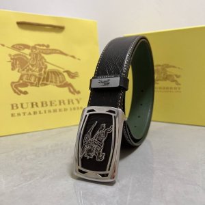 品名：巴宝莉 原单 材质：原单牛皮腰带 百分百头层牛皮腰带保证真皮，24K纯钢扣，专柜原单品质、做工精细，时尚大牌，送人自用首选 包装： 请认准如图专柜包装赠送
