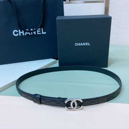 Chanel 24C 字母腰带 软硬适中的小羊皮 春夏搭配好帮手 一年四季最不可缺少的搭配神器 穿裙子西装搭它简直不要太高级 2.0Cm精品 - 点击图像关闭