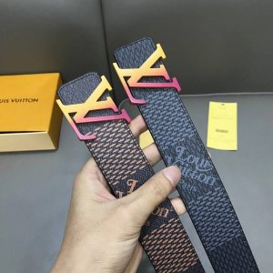 特P160 與Nigo聯名合作最新系列 寬度40毫米 全新加大號圖案搭配原廠小牛皮 獨具特色的聯名搭扣 頂級工藝 質感超好