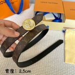 寬：25Mm 驢家新品 Ss特別限定女士腰帶 皮帶採用雙面設計 帶身帆布面襯托原廠小牛皮底 圓形鑲嵌鑽石五金 質感超好 上身效果完美呈現