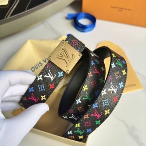 特 驢家女士腰帶 寬度3Cm 聯名小花系列 全新風格定制帆布面料襯托細膩的進口彩色小牛皮 搭配新款字母搭扣 經典百搭款