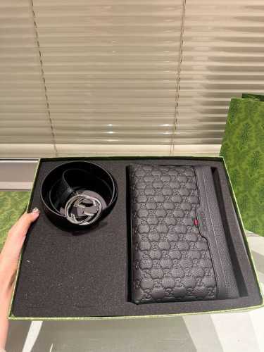 头层牛皮 礼盒 送男友必备品 实在太高级啦 皮带手包 高版本！腰带 牛皮皮带～热门款 男女通用皮带里面最火的版本啦～质量很好 全套包装！五金绝对不褪色 皮带头和