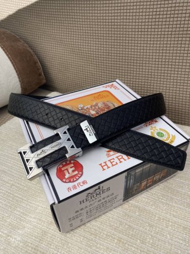 品名：爱马仕.Hermès C原单 材质：原单牛皮腰带 百分百头层牛皮腰带保证真皮，24K纯钢扣，专柜原单品质、做工精细，时尚大牌，送人自用首选 包装： 请认准