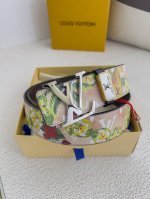 品名： Lv..路易..威登腰带皮带原单 型号：挂扣，经典纯钢材质字母挂扣，头层牛皮，图片实物拍摄 材料：头层牛皮，挂扣系列，纯钢材质扣头，钯镀电镀工艺永不掉色