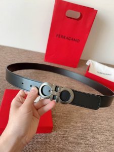 特 Ferragamo.菲拉格慕 全套新款包装 宽度3.5Cm 高级定制款男士皮带 双面进口牛皮 可双面使用 自行选择搭配 真材实料 很有质感 时尚经典不失风范