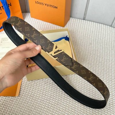 原版包裝 L0Uis Vuitt0N 今季新品 女士原單腰帶 寬度30毫米 經典小花Pvc帆布面搭配荔枝紋牛皮壓花 搭配经典款精钢五金 可雙面佩戴 百搭款