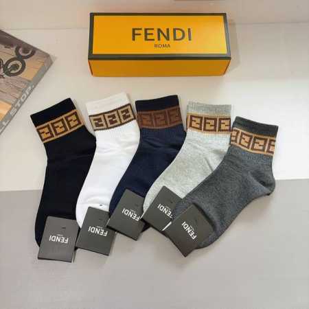 配包装 一盒5双 Fendi 芬迪 新款中筒男款袜子，纯棉面料，潮人必备 ，经典双F，个性时尚百搭款，你值得拥有哦 - 点击图像关闭
