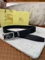 品名：巴宝莉C原单 材质：原单牛皮腰带 百分百头层牛皮腰带保证真皮，24K纯钢扣，专柜原单品质、做工精细，时尚大牌，送人自用首选 包装： 请认准如图专柜包装赠送