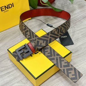 Fendi 芬迪 专柜同款 宽4.0Cm 双环正反用腰带 Ff按钉搭扣 大红色Cuoio Romano皮革材质 反面面料带有烟草黄和黑色Ff图案 四方满钻金属饰