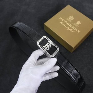 p220 ［自动扣腰带］巴宝莉 宽3.5Mm 双面进口头层牛皮制作 搭配经典钢扣 真材实料 时尚经典 做工精致 高端男士皮带 长度可裁剪100—125