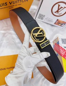 皮带：Lv..路易..威登顶级复刻. 腰带：原单品质百分百头层牛皮，保证真皮。圆形字母悬浮镂空logo工艺.真空电镀.永不掉色.24K纯钢扣头层小牛皮荔