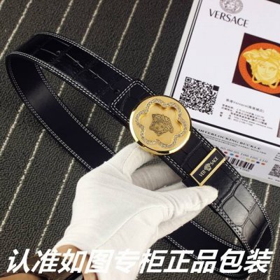 品名：范思哲.Ver Sace鳄鱼纹 型号：认准如图专柜包装，赠送打孔器 材料：百分百头层牛皮，保证真皮。美人头钢扣，镶钻工艺鳄鱼纹路专柜同等质量， 送人自用首