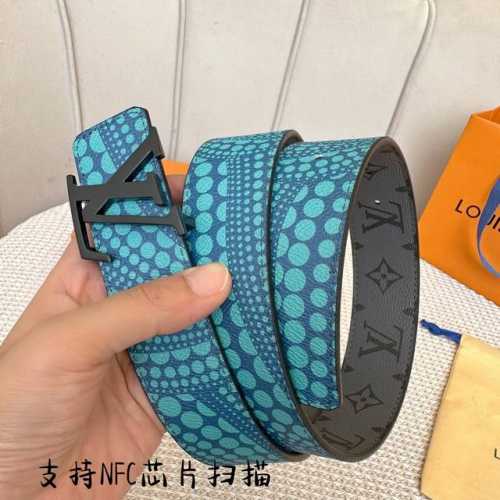 進口面料襯托原廠小牛皮底 飾有高級彩色視覺效果 搭扣與皮帶相呼應締造獨特造型 雙面用