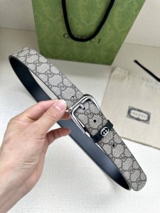 配送专柜全套礼盒包装 宽度3.5Cm Gucci Gg Supreme帆布在每一季都以新颖方式焕新演绎。在本季中，此标志性材质为这款带有深色Gg字母交织图案的男