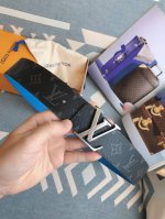 特 Lv.路易威登 全套包装 原版品质 代工厂货品 40Mm宽度 正品一体铸造五金钢扣，原厂皮料 双面原厂定制面料，区别市场货