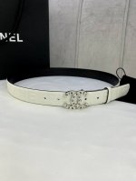 宽度3.0Cm Chanel 香奈儿 进口柔软小牛皮 金 银色花纹金属精品钢扣。
