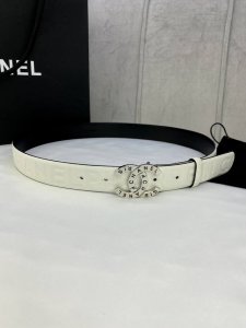 宽度3.0Cm Chanel 香奈儿 进口柔软小牛皮 金 银色花纹金属精品钢扣。