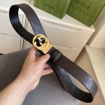 特 Gucci -古驰 宽： 3.7Cm 意大利原厂压花皮 黑咖双面可用 精品纯铜旋转扣 。
