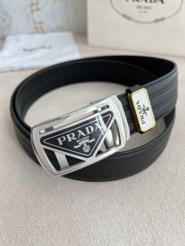品名：普拉达.Prada 腰带 皮带自动带 型号：自动带，经典亚克力纯钢材质自动扣，图片实物拍摄 材料：百分百头层牛皮，保证真皮。24K纯钢扣专柜同等质量， 双