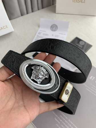 品名：Versace.范思哲原单 型号：挂扣，经典人头纯铜镶钻挂扣，图片实物拍摄 材料：百分百头层牛皮，保证真皮。24K纯铜扣双面可用专柜同等质量， 原版双八双 - 点击图像关闭