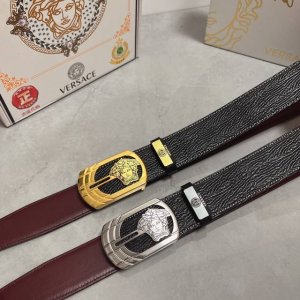 品名：Versace.范思哲 材质：原单牛皮腰带 百分百头层牛皮腰带保证真皮，24K纯钢扣，专柜原单品质、做工精细，时尚大牌，送人自用首选 包装： 请认准如图专