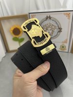 品名：Versace.范思哲 材质：原单牛皮腰带 百分百头层牛皮腰带保证真皮，24K纯钢扣，专柜原单品质、做工精细，时尚大牌，送人自用首选 包装： 请认准如图专