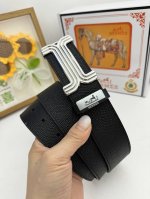 品名：爱马仕.Hermès 原单 材质：原单牛皮腰带 百分百头层牛皮腰带保证真皮，24K纯钢扣，专柜原单品质、做工精细，时尚大牌，送人自用首选包装： 请认准如图