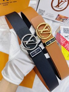 皮带：Lv..路易..威登顶级复刻. 腰带：原单品质百分百头层牛皮，保证真皮。圆形字母悬浮镂空logo工艺.真空电镀.永不掉色.24K纯钢扣头层小牛皮荔