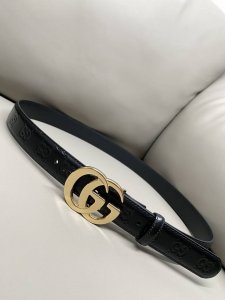 古奇女款 3.0宽度 品牌创作总监Sabato De Sarno匠心打造全新Gg Milano系列，向米兰这座富有活力的都市致敬。Gg Milano系列焕新演绎