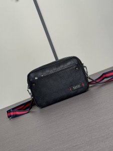 顶级专柜老鼠狠货 最新火爆款古奇Gucci手拿包+单肩斜挎包通用款大量出货啦,叫嚣专柜货顶级原单货纸上谈兵吹牛皮的咱不会，请让狠货说话。款式可以复制抄袭，材料做