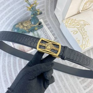 范思哲 特种皮腰带自动带系列 ，原厂五金精品不锈钢扣，手感柔软舒适 宽3.5Cm。