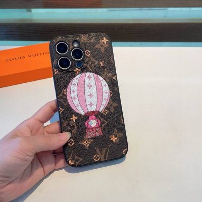 Lv精孔全包手机壳 太阳花 热气球Lv二合一压花手机壳型号：为了不出现报错型号，请打开本机查看手机设置显示的型号Iphone16系列更新 Iphone16Pro