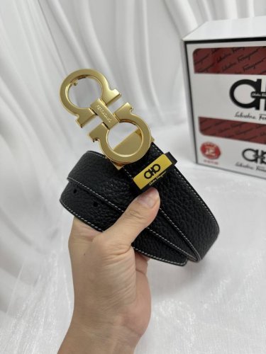 品名：菲拉格幕 原单 材质：原单牛皮腰带 百分百头层牛皮腰带保证真皮，24K纯钢扣，专柜原单品质、做工精细，时尚大牌，送人自用首选 包装： 请认准如图专柜包装赠