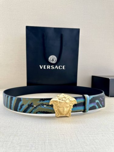 宽度3.8Cm Versace 皮带，配有立体La Medusa双面搭扣，一面饰有Barroco印花。 La Medusa搭扣 腰带环 底面料：100%牛皮