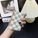 Lv零钱包卡包 挂饰Louis Vuitton 路易威登Lv钥匙扣钥匙包卡包Pu材质 原版Logo 可放卡片 零钱 等小物件 Size:11×7Cm
