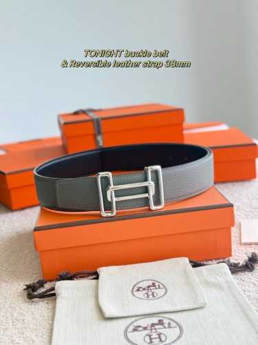 Tonight 精品五金 搭配进口 積雨雲灰 Togo皮 宽度38Mm 以其精湛工艺高品质材料和经典设计备受推崇 是男士腰带顶级选择 简约大气 适合商务和休闲场