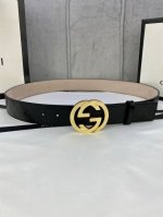 宽度4.0Cm Gucci Marmont系列每一季都会推陈出新，为灵感源于70年代的标志性Gg钢扣配件注入现代精髓。这款Gg Supreme帆布腰带反面采用黑