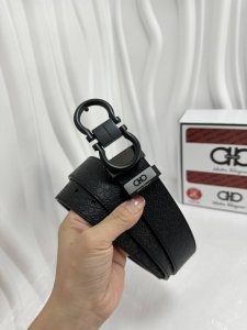 品名：菲拉格幕 原单 材质：原单牛皮腰带 百分百头层牛皮腰带保证真皮，24K纯钢扣，专柜原单品质、做工精细，时尚大牌，送人自用首选 包装： 请认准如图专柜包装赠