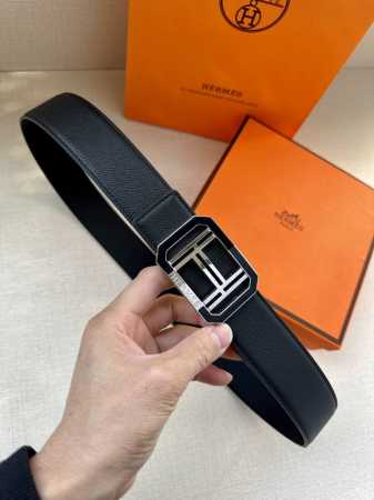 特 HermèS 爱马仕皮带 原单品质 进口头层牛皮 手掌纹搭配黑色平纹底 38Mm宽 搭配官网经典了珐琅扣 银扣 - 点击图像关闭