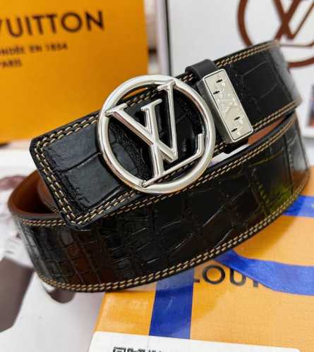 皮带：Lv..路易..威登顶级复刻. 腰带：原单品质百分百进口原厂头层牛皮，保证真皮。圆形字母悬浮镂空Logo工艺.真空电镀.永不掉色.24K纯钢扣头层鳄鱼皮纹