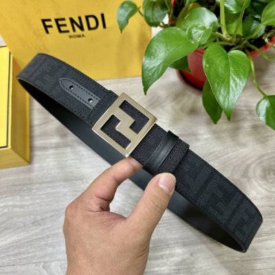 Fendl 芬迪 专柜同款 宽3.8Cm 原版定制布料 Ff图案布料材质 黑色皮革内衬 单钉镀钯金属配件 时尚潮流 经典系列