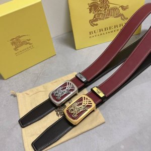 品名：巴宝莉 原单 材质：原单牛皮腰带 百分百头层牛皮腰带保证真皮，24K纯钢扣，专柜原单品质、做工精细，时尚大牌，送人自用首选 包装： 请认准如图专柜包装赠送