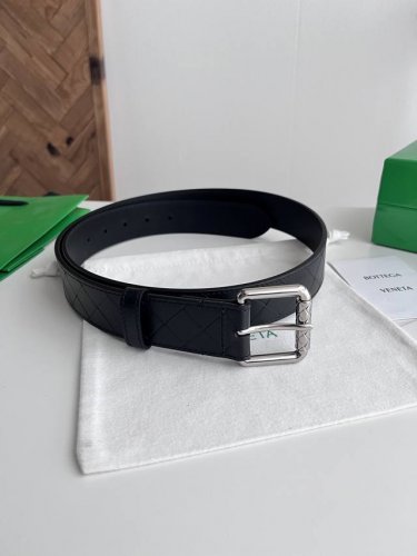 Bv 2026新款Intrecciato Stamp编织腰腰带 原厂牛皮压印Intrecciato编织图案 搭配微复古银色编织纹滚筒针扣 宽度3.5厘米 颜色: